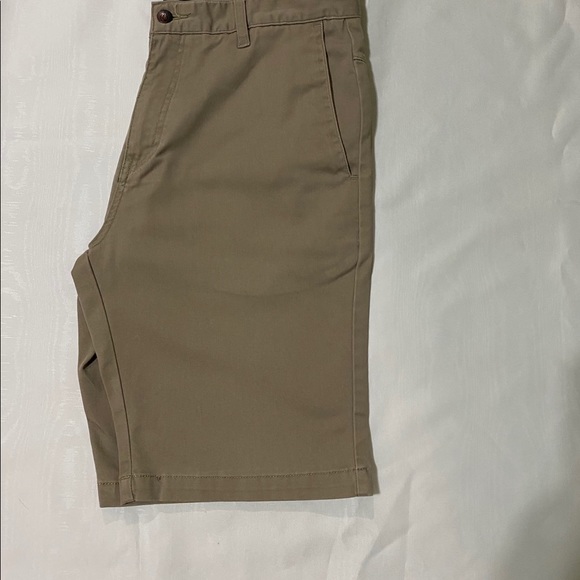 Shorts - Picture 5 of 8